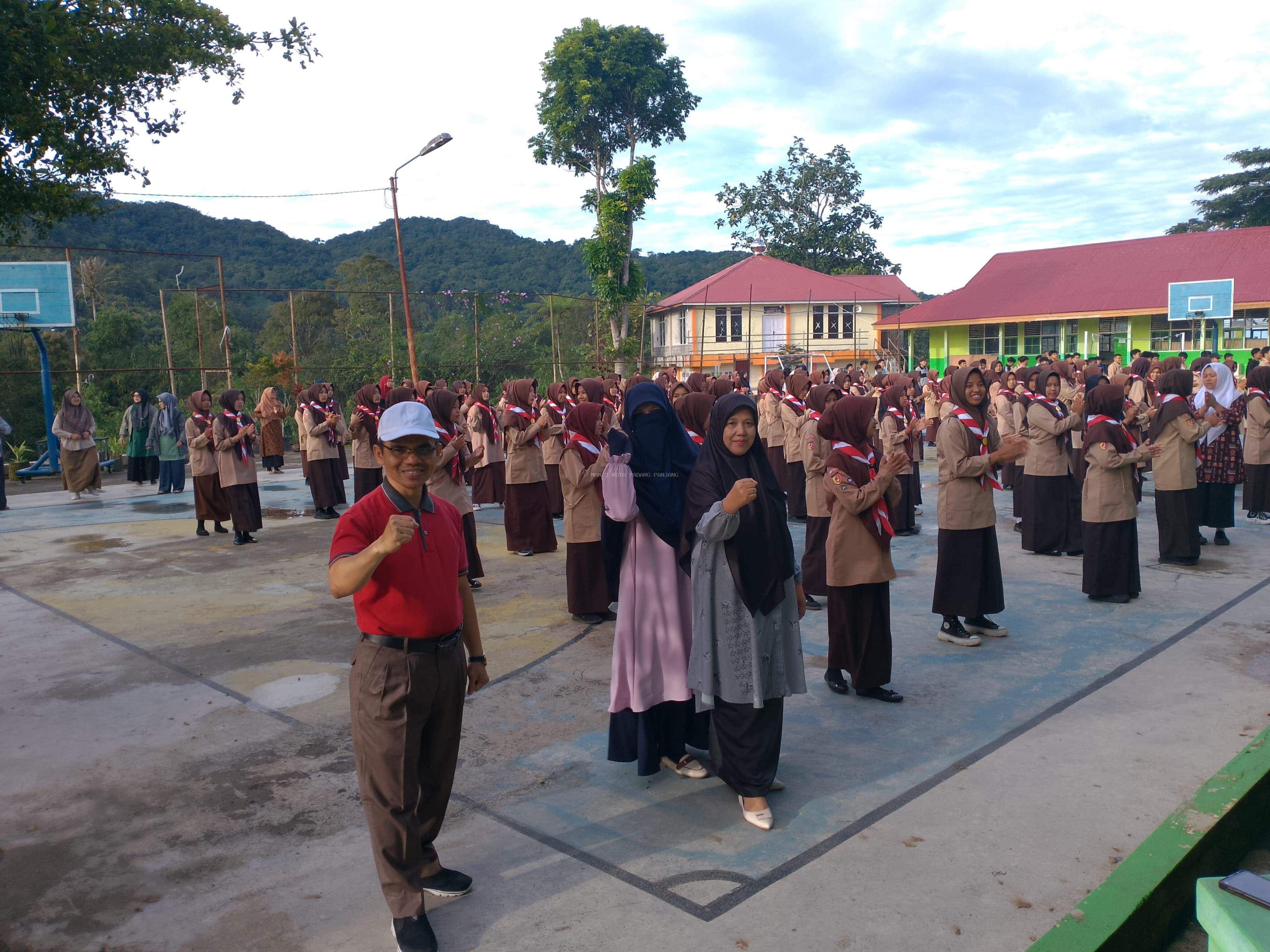 Sabtu Penuh Makna di MAN 3: Sehat, Berdiskusi, dan Berempati